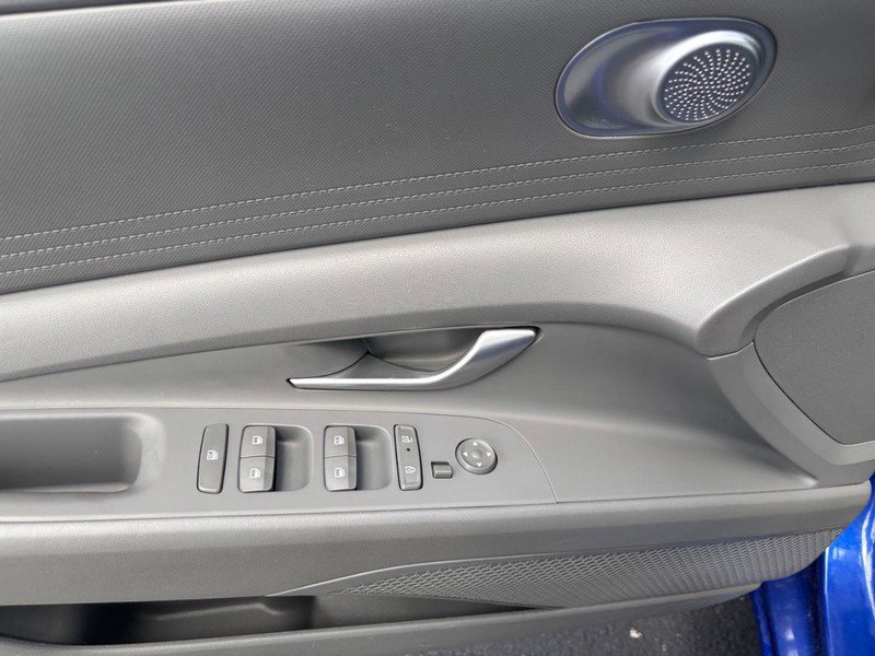 Used 2024 Hyundai Elantra SEL FWD image 15