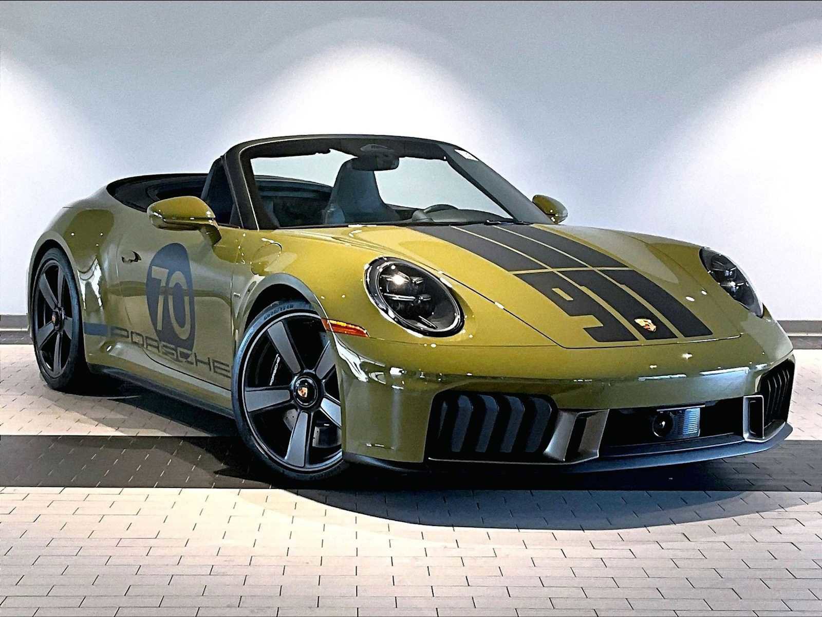 New 2026 Porsche 911 GTS image 9