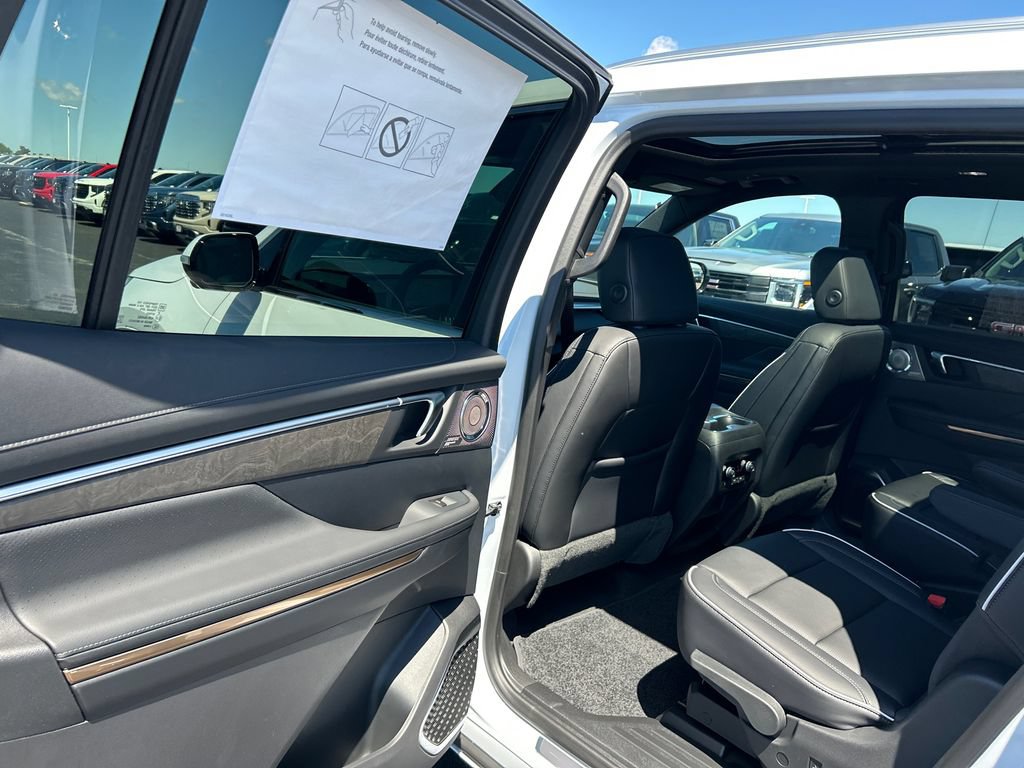 New 2026 Buick Enclave Avenir w/ Super Cruise Package AWD/4WD image 35
