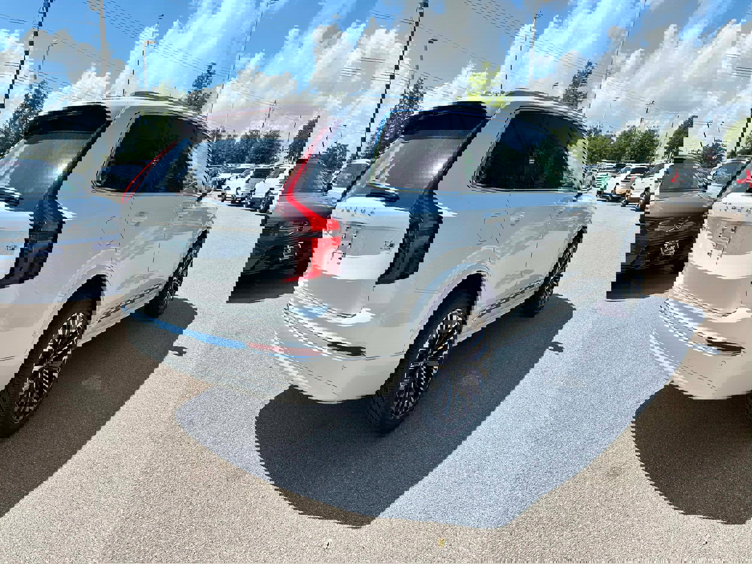 New 2026 Volvo XC90 B6 Plus w/ Protection Package Premier image 6