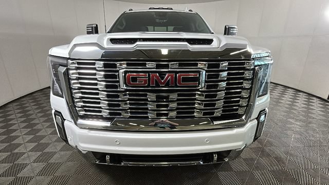 Used 2025 GMC Sierra 2500 Denali w/ Denali Reserve Package AWD/4WD image 7