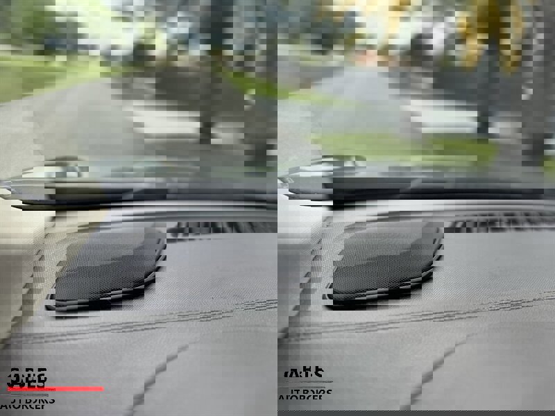 Used 2017 Lincoln MKC Premiere image 16