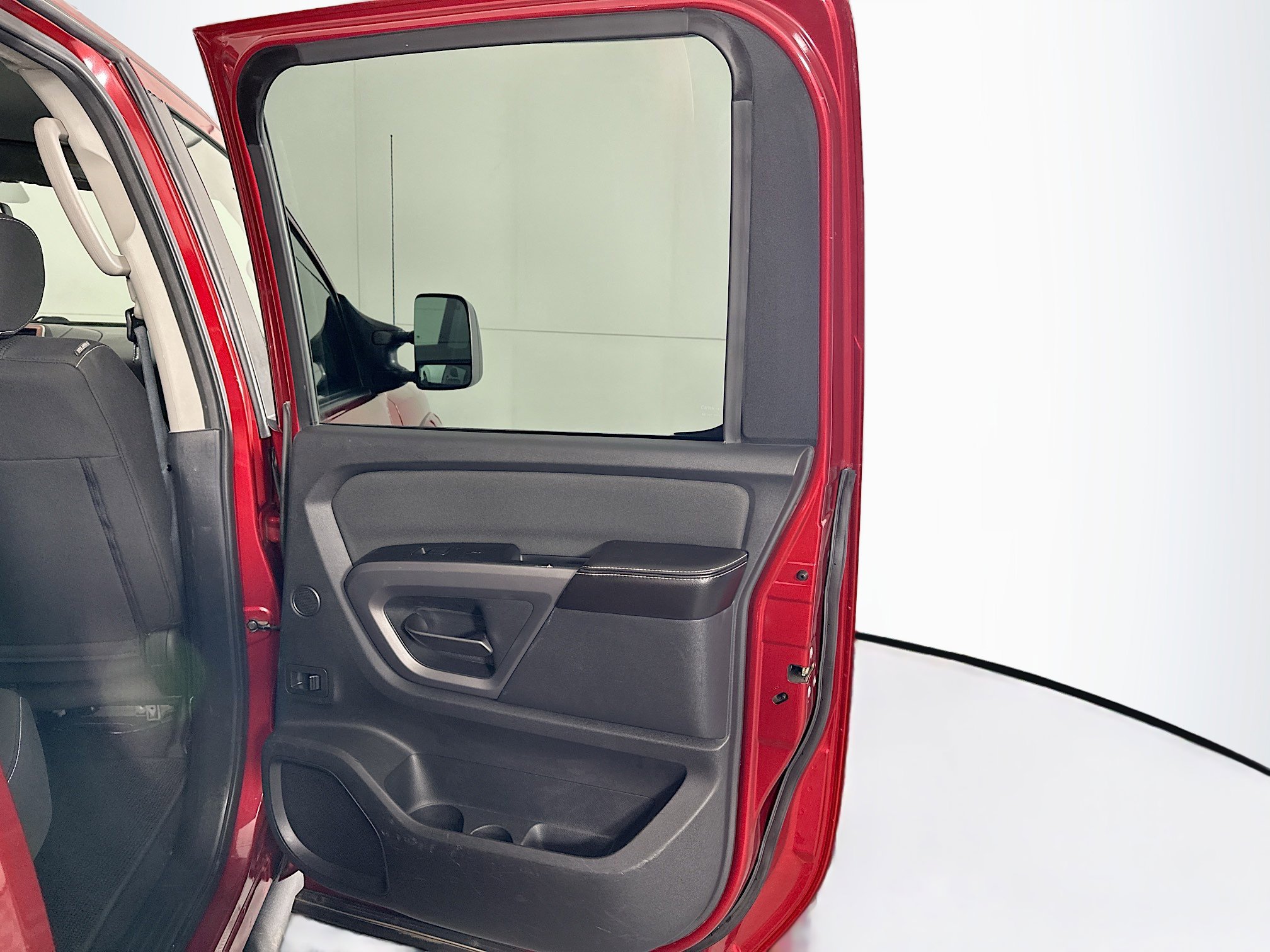 Used 2015 Nissan Titan PRO-4X image 27