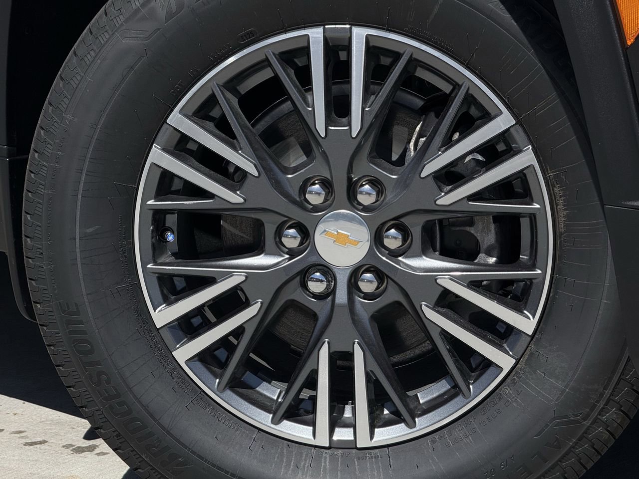 New 2026 Chevrolet Traverse LT image 9