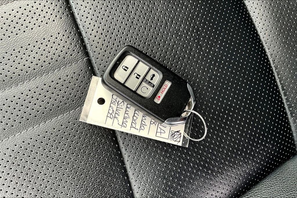 Used 2018 Honda Accord Touring image 6