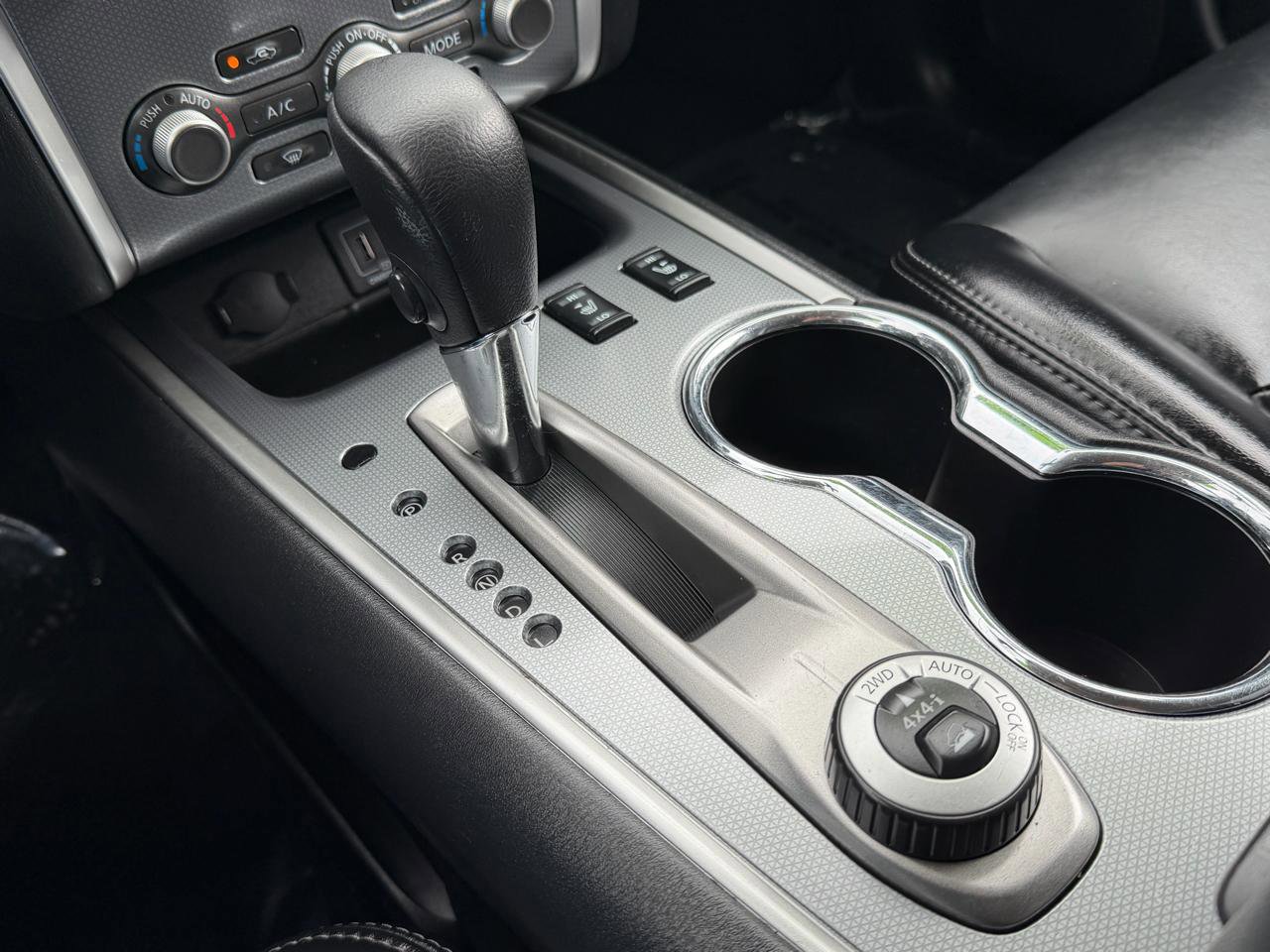 Used 2018 Nissan Pathfinder SL w/ Midnight Edition Package image 17