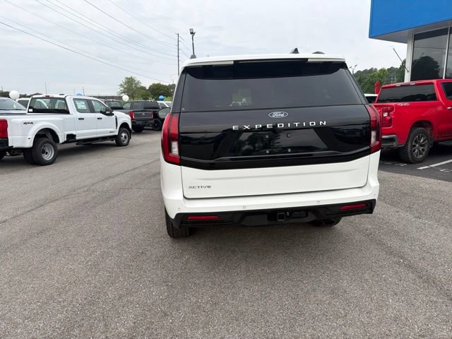 Used 2025 Ford Expedition Active AWD/4WD image 18