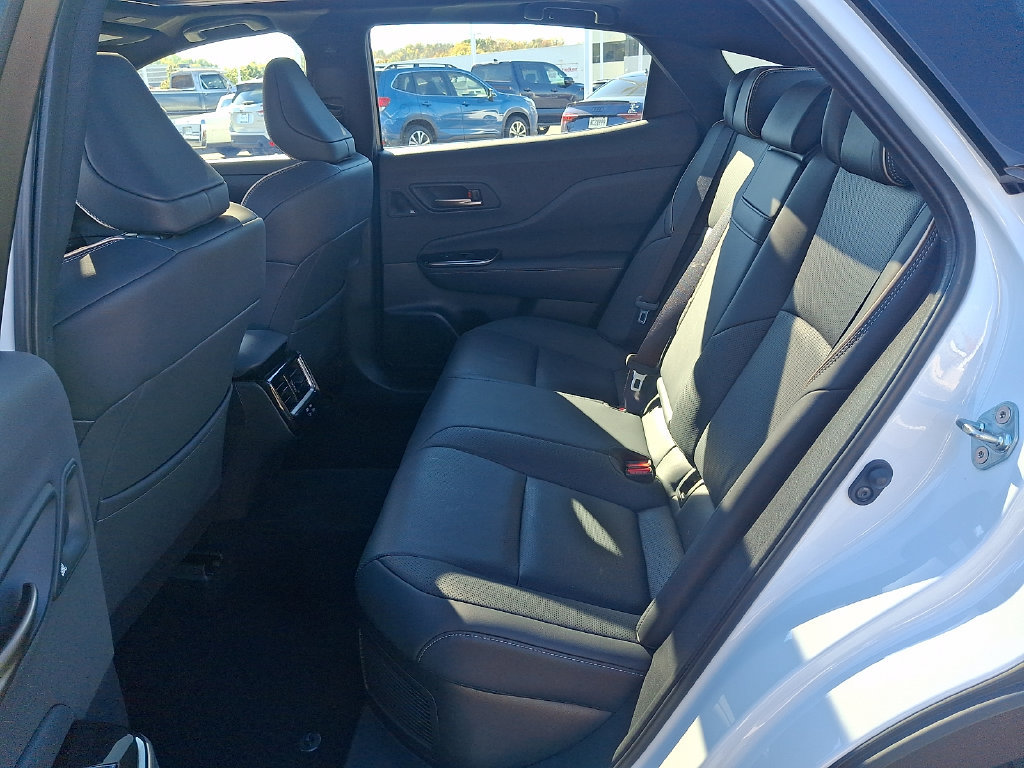 Used 2026 Toyota Crown Platinum AWD/4WD image 15