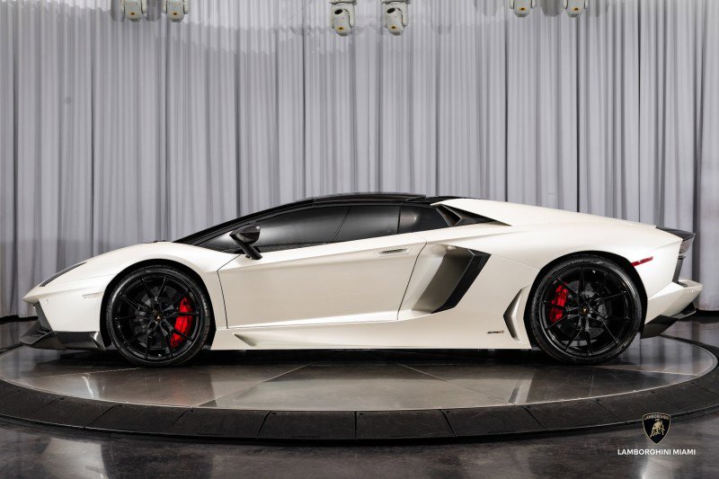 Used 2016 Lamborghini Aventador LP 700-4 image 25
