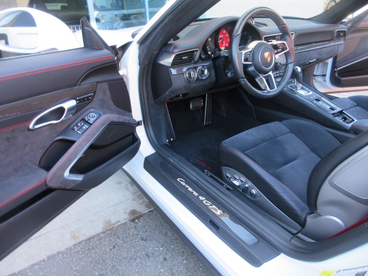 Used 2018 Porsche 911 Carrera 4 GTS AWD/4WD image 9