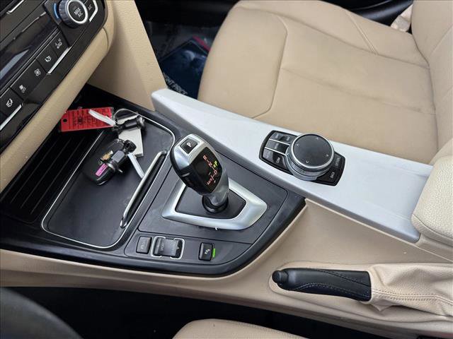 Used 2017 BMW 320i xDrive Sedan image 16