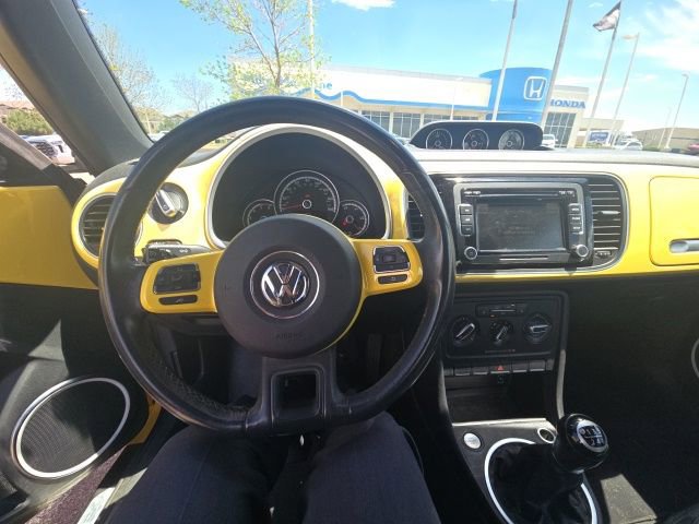 Used 2013 Volkswagen Beetle TDI FWD image 5
