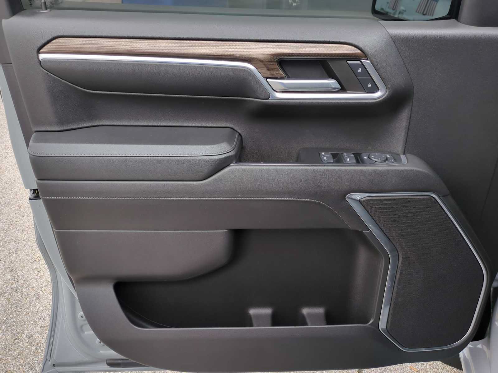 Used 2024 Chevrolet Silverado 1500 LT AWD/4WD image 22
