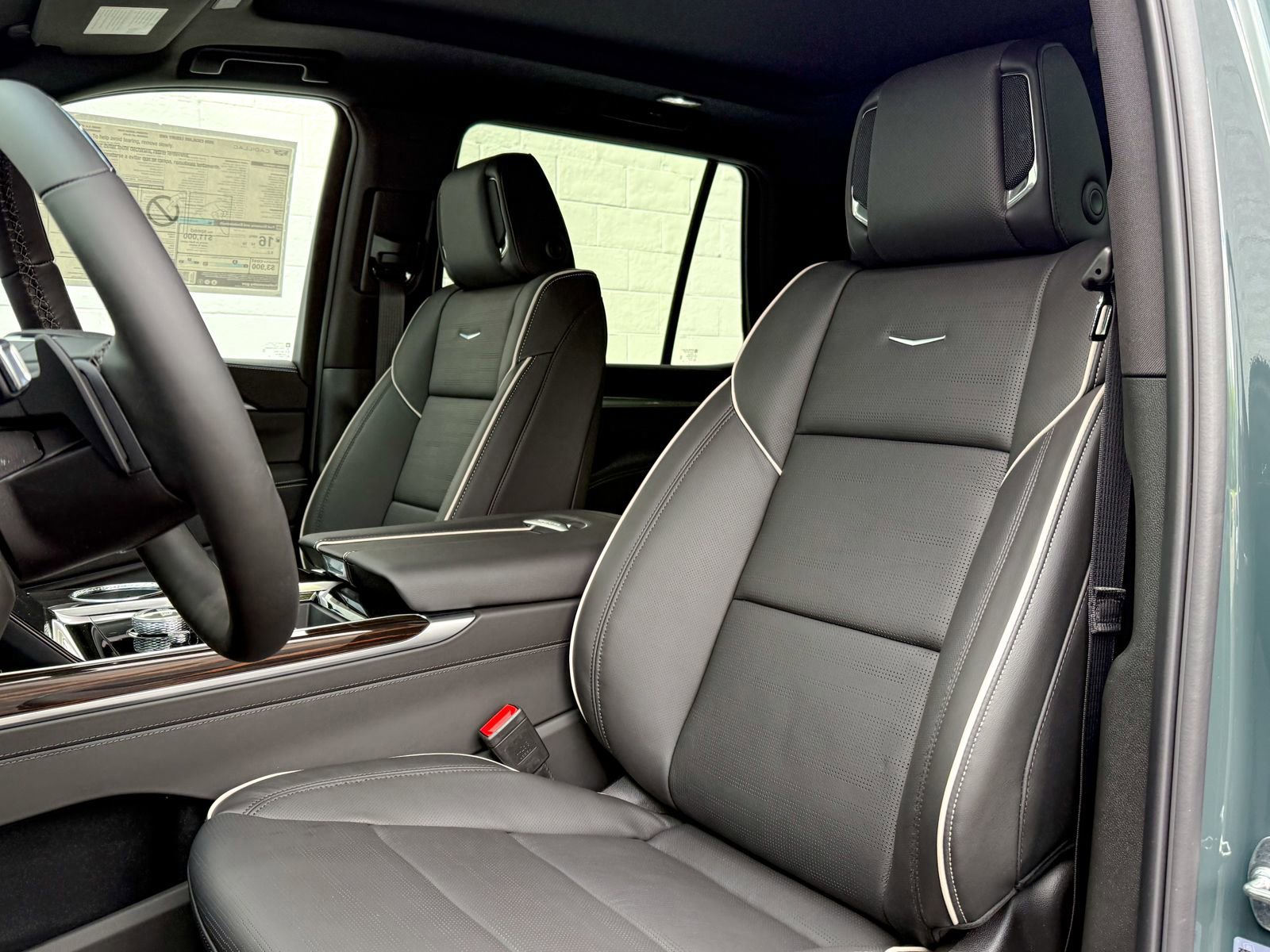 New 2026 Cadillac Escalade Luxury w/ LPO, Radiant Package AWD/4WD image 15