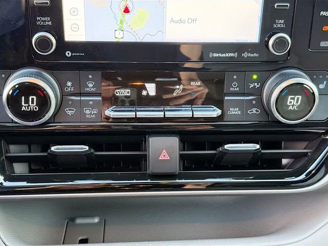 Used 2021 Toyota Highlander XLE image 17