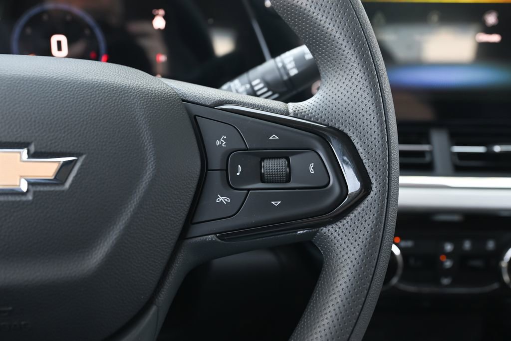 New 2026 Chevrolet Trax LT w/ LPO, Blackout Package FWD image 20