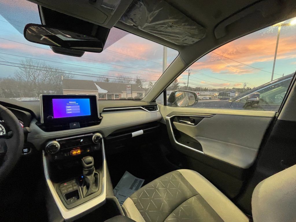 New 2025 Toyota RAV4 XLE image 7
