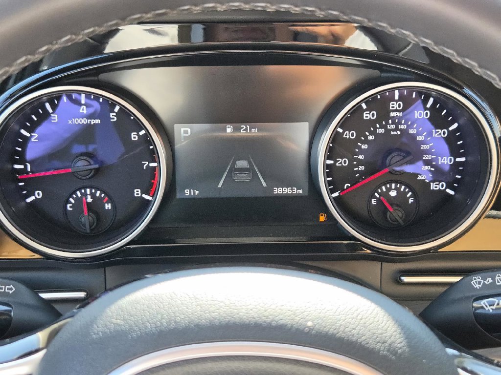 Used 2024 Kia Carnival EX FWD image 33