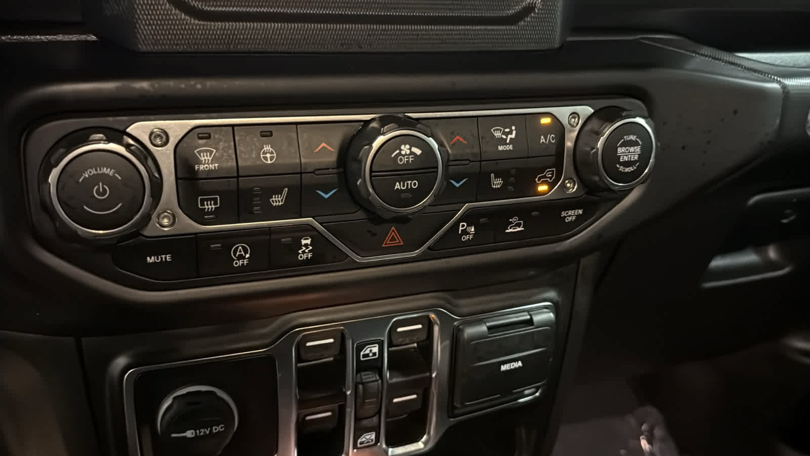 Used 2022 Jeep Wrangler Unlimited Sport AWD/4WD image 19