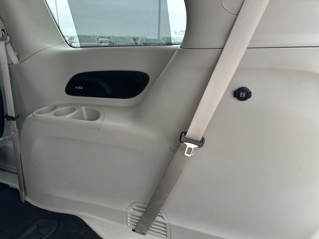 Used 2022 Chrysler Pacifica Touring-L w/ Uconnect Theater Family Group image 33