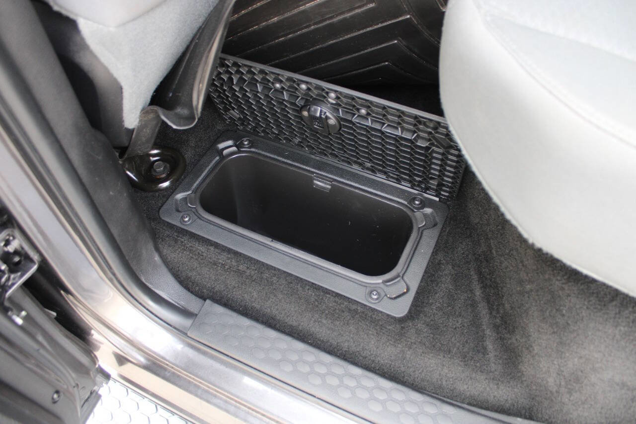 Used 2017 RAM 3500 SLT w/ Luxury Group image 35