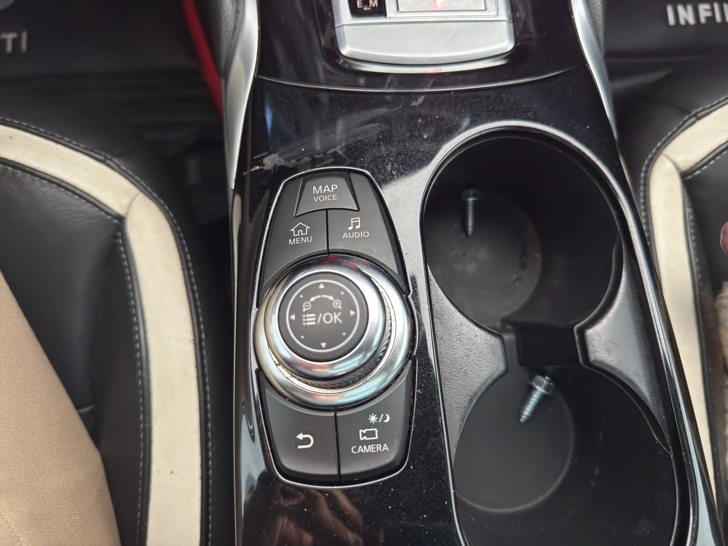 Used 2017 INFINITI QX30 Sport w/ Sport Leather Package FWD image 31