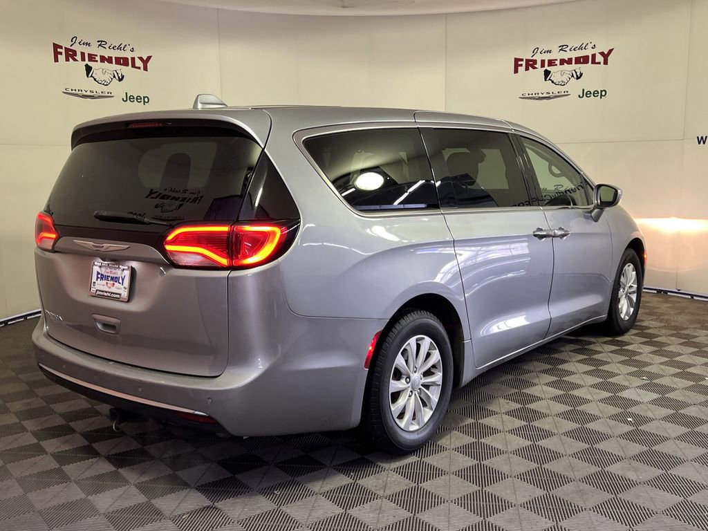 Used 2019 Chrysler Pacifica Touring Plus image 8