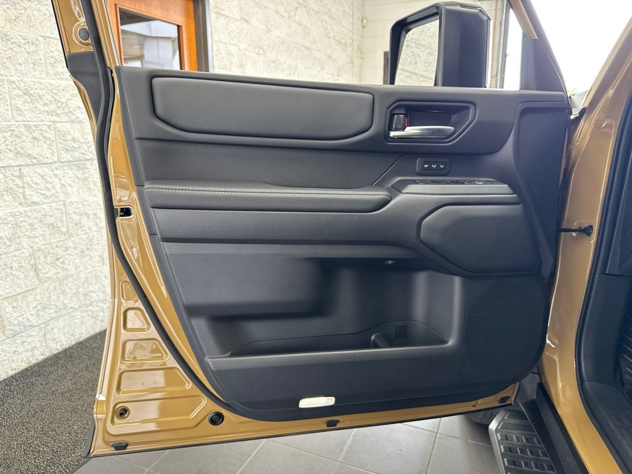 Certified 2025 Toyota Land Cruiser w/ Premium Package AWD/4WD image 38