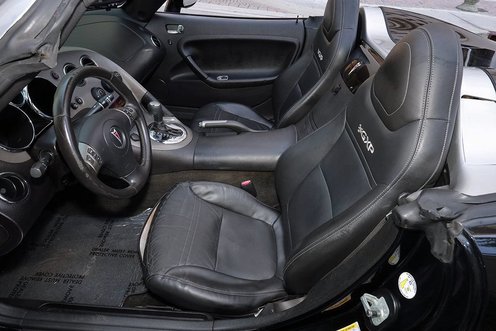Used 2007 Pontiac Solstice GXP w/ Premium Package RWD image 8