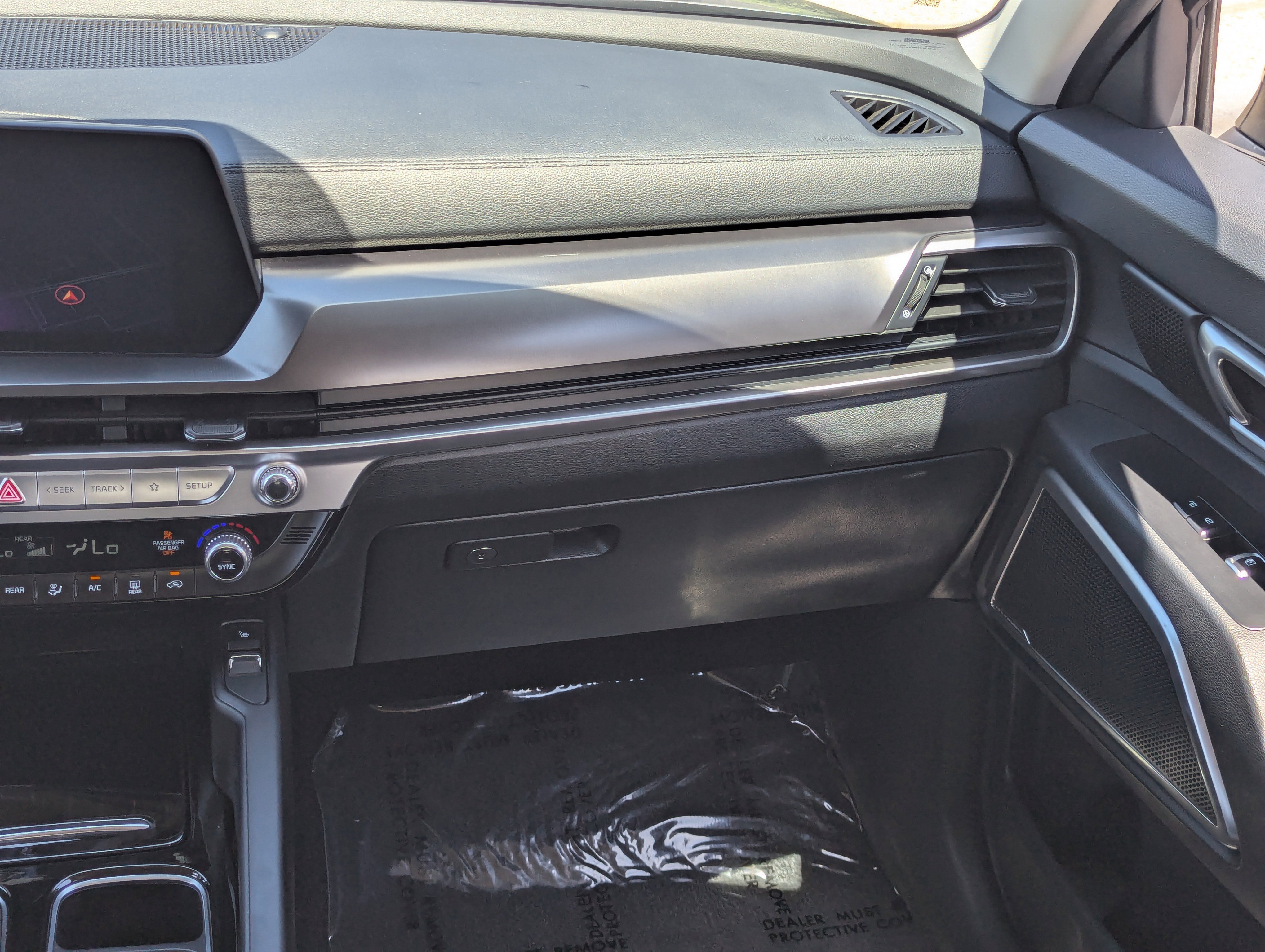 Certified 2024 Kia Telluride S w/ S Sunroof Package FWD image 15