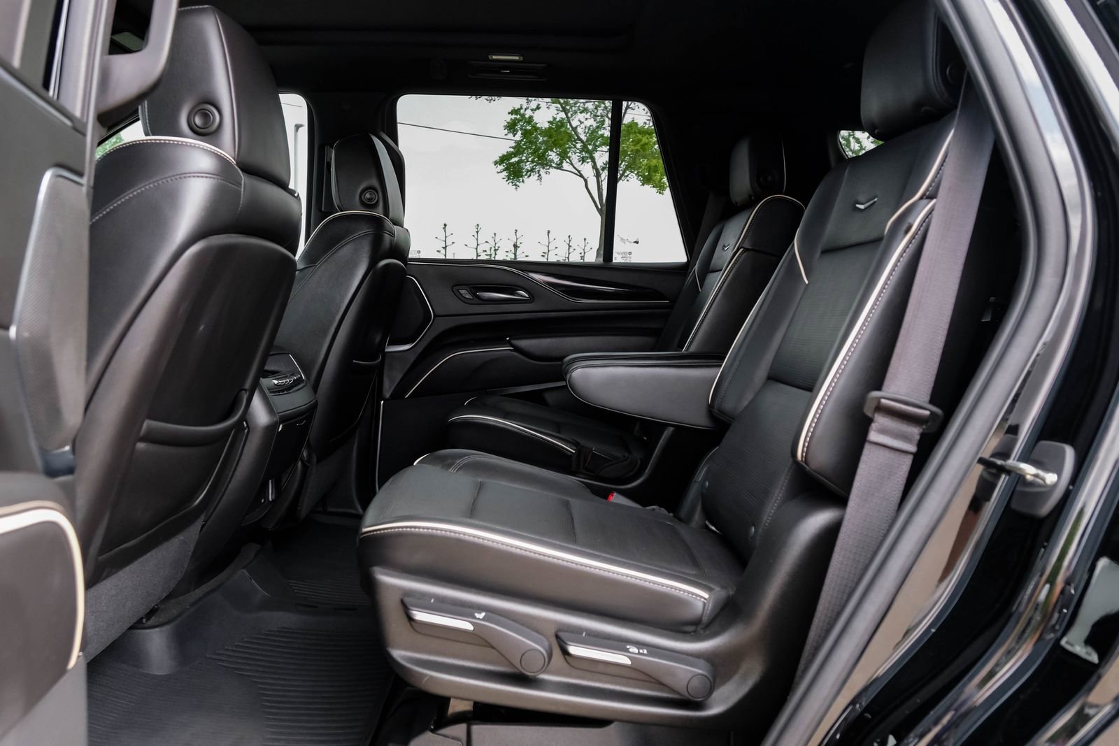 Used 2021 Cadillac Escalade Sport w/ Driver Assist Tech Package image 53