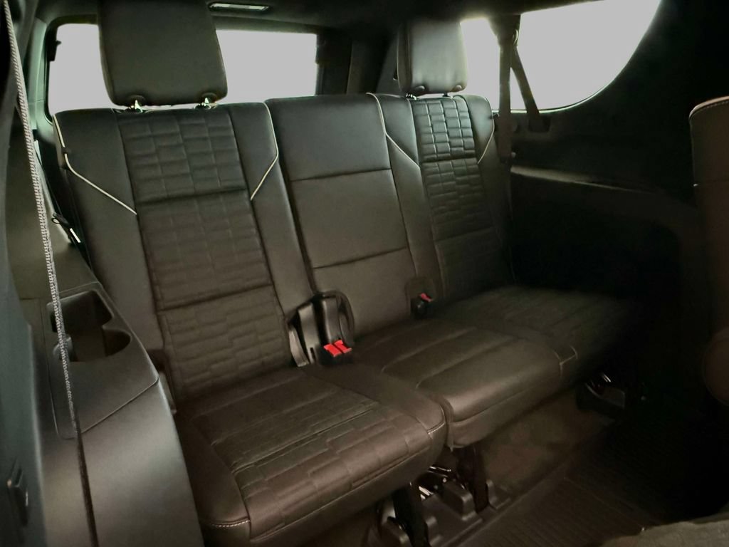 Used 2026 Cadillac Escalade ESV Platinum Luxury w/ LPO, Floor Liner Package AWD/4WD image 29