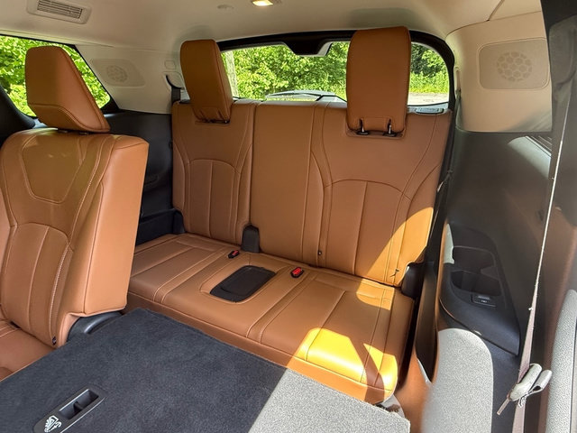 Used 2025 INFINITI QX60 Sensory w/ Vision Package AWD/4WD image 18