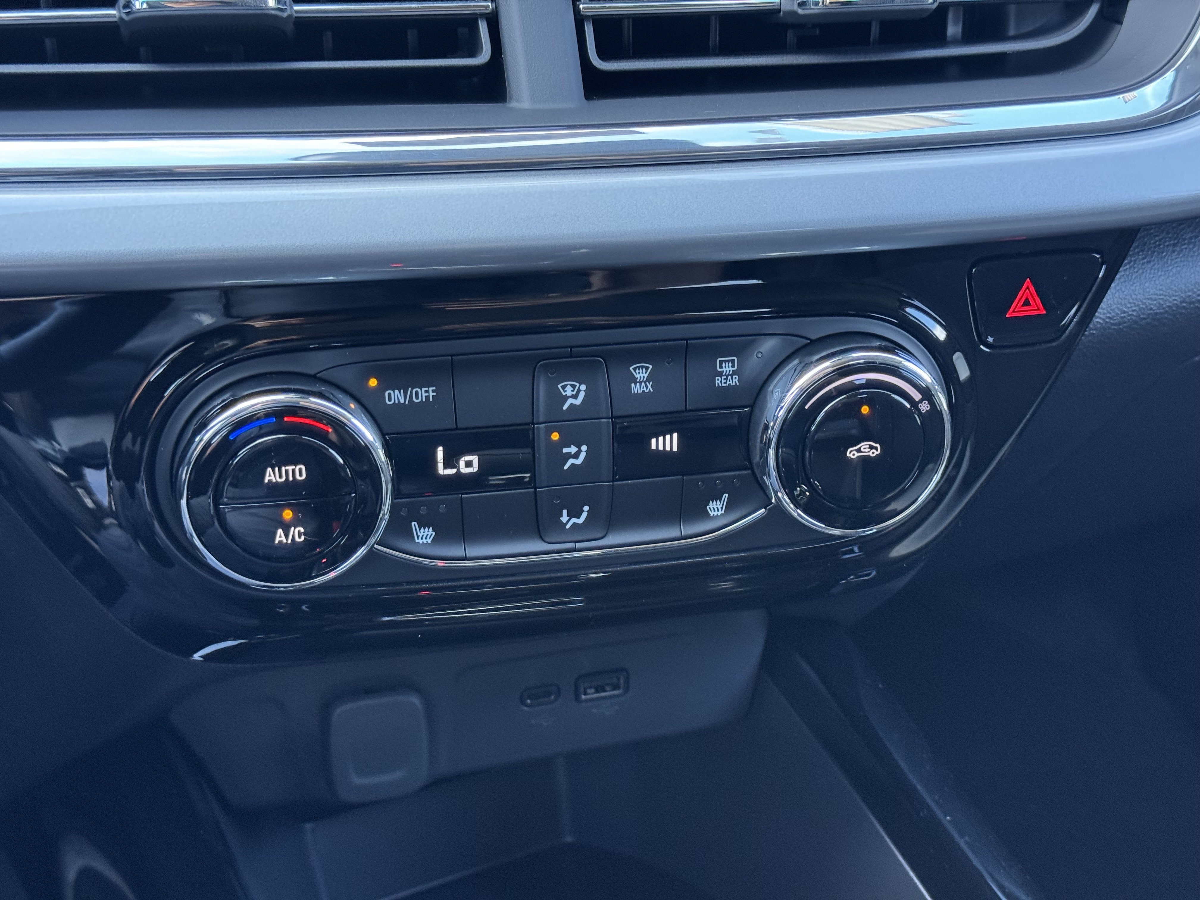 New 2026 Chevrolet Trax LT w/ Driver Confidence Package FWD image 22