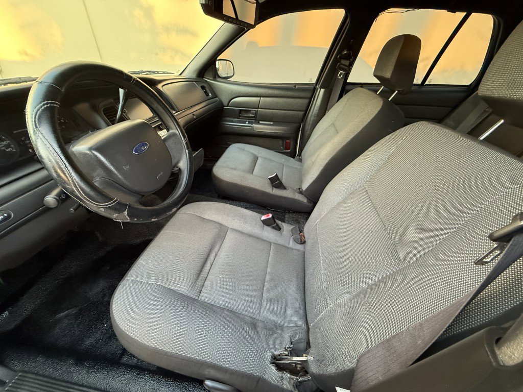 Used 2009 Ford Crown Victoria Police Interceptor image 10