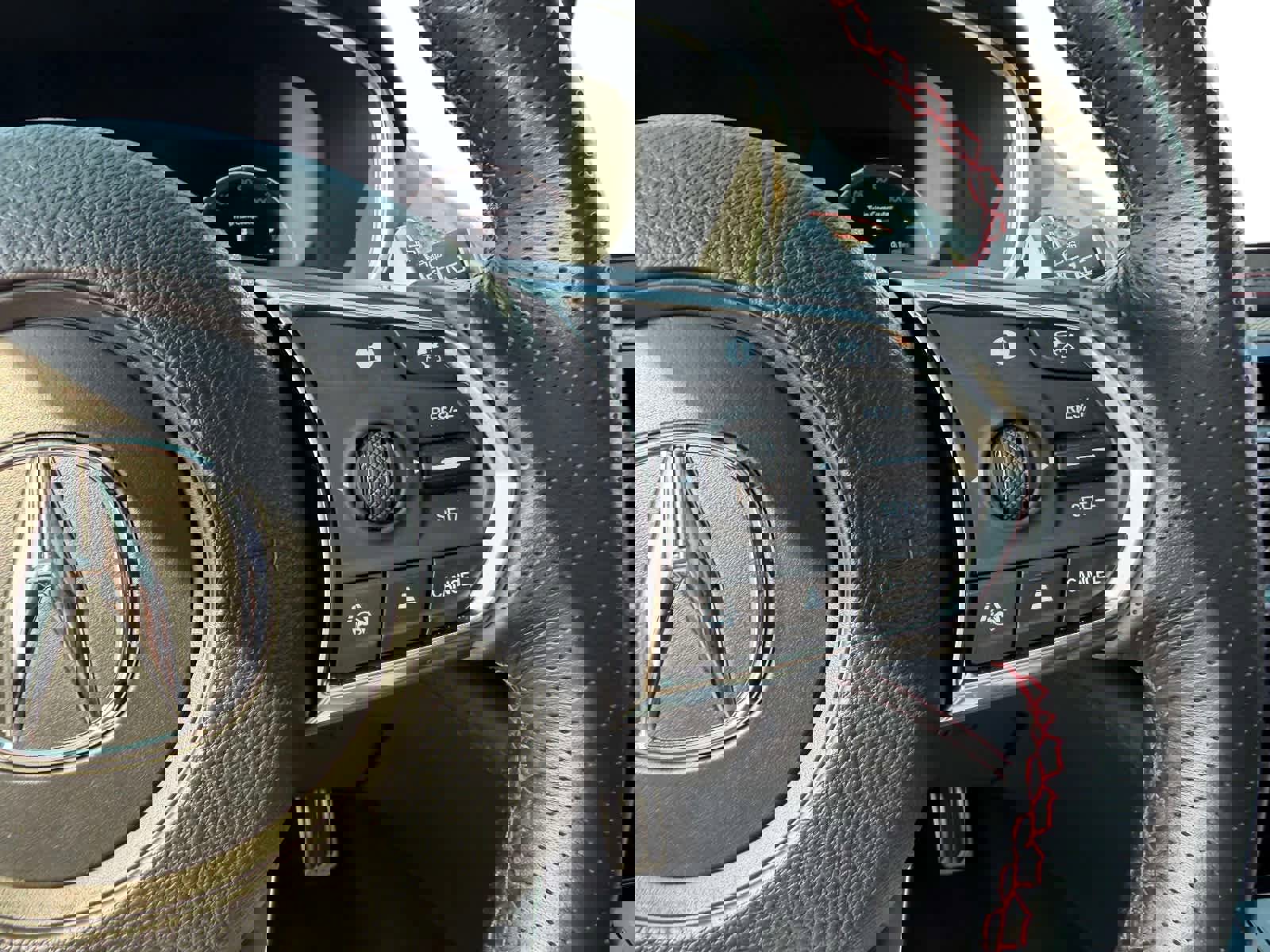 Used 2025 Acura MDX A-Spec image 25