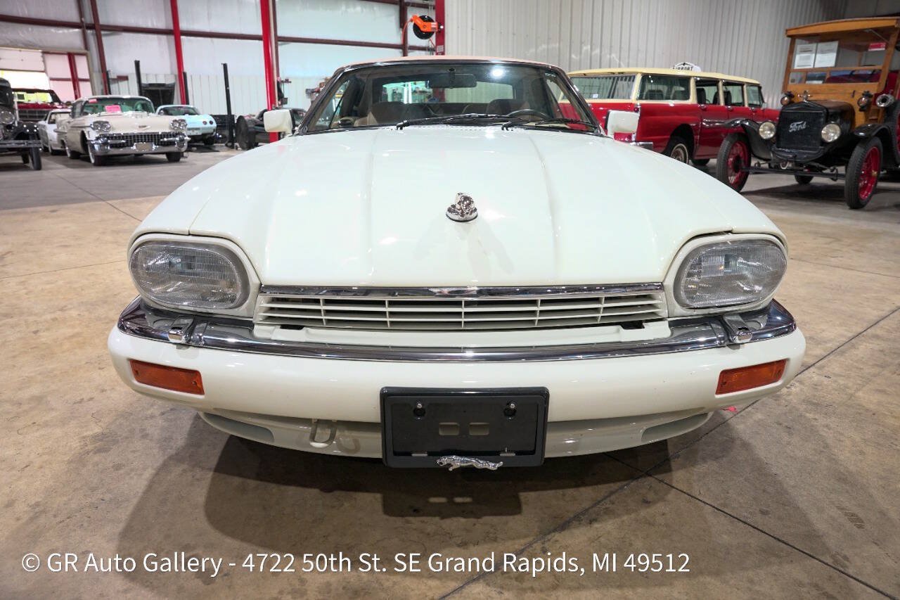 Used 1995 Jaguar XJS V12 Convertible RWD image 27