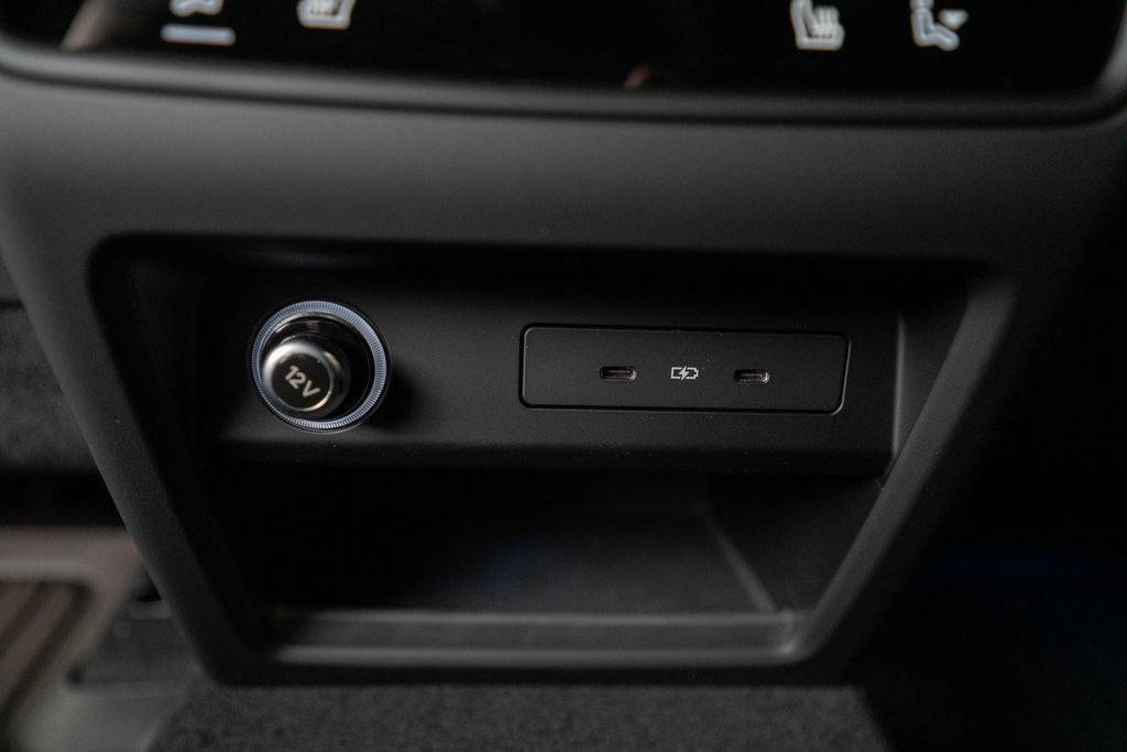 New 2025 Porsche Cayenne AWD/4WD image 46
