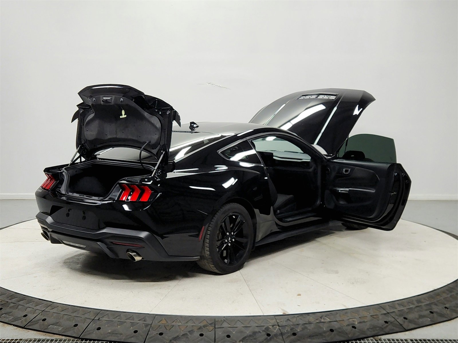 Used 2024 Ford Mustang GT image 15