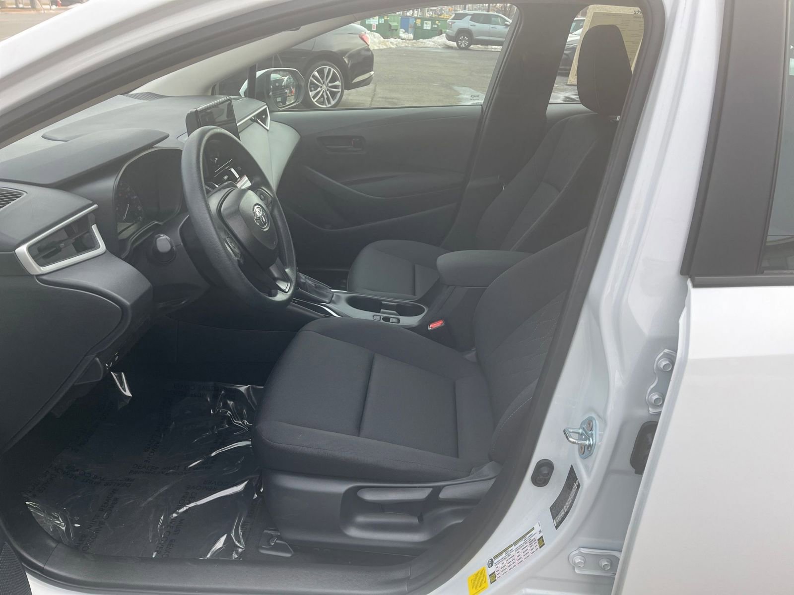 Used 2025 Toyota Corolla LE image 27