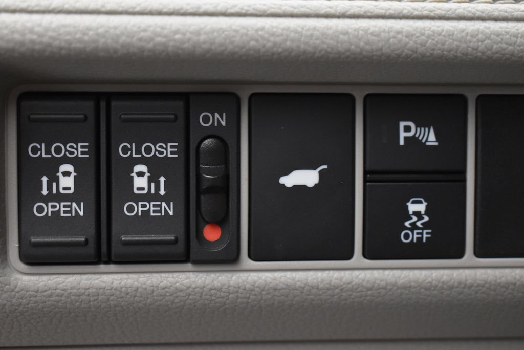 Used 2025 Honda Odyssey Touring image 18