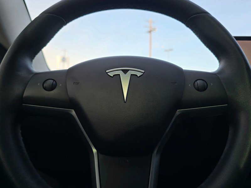 Used 2020 Tesla Model 3 Standard Range RWD image 25
