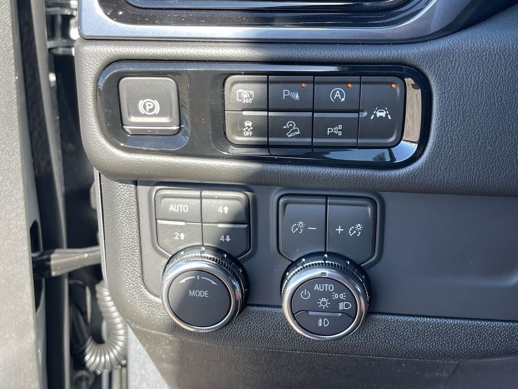 New 2026 GMC Yukon AT4 image 15