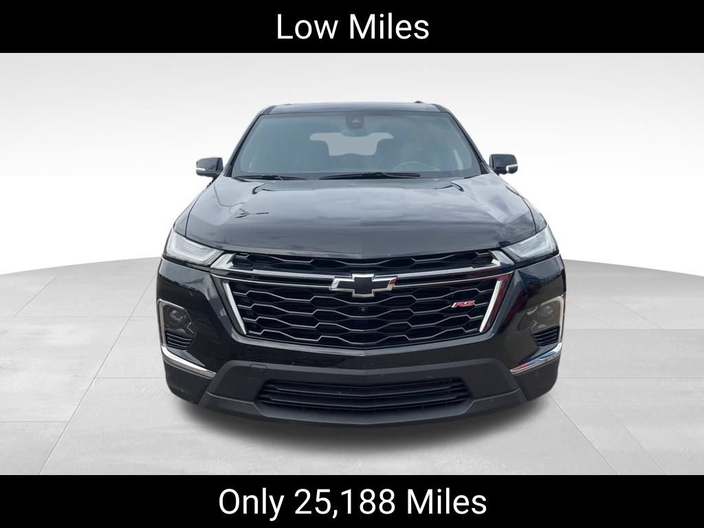 Certified 2023 Chevrolet Traverse RS FWD image 2