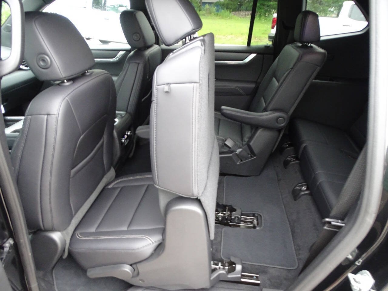 Used 2025 GMC Acadia AWD Elevation w/ Elevation Premium Package image 37