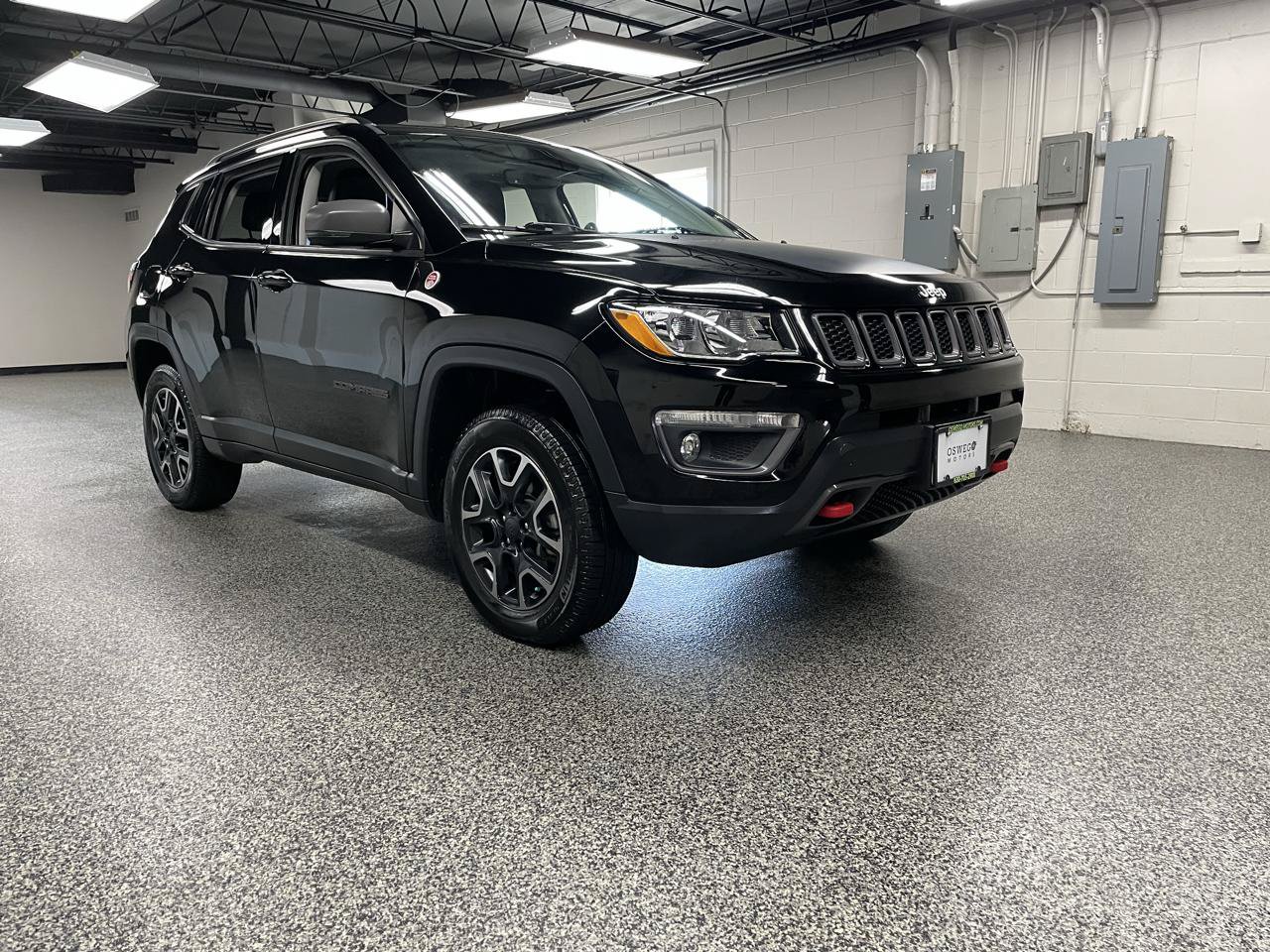 Used 2019 Jeep Compass Trailhawk w/ Leather Interior Group AWD/4WD image 12