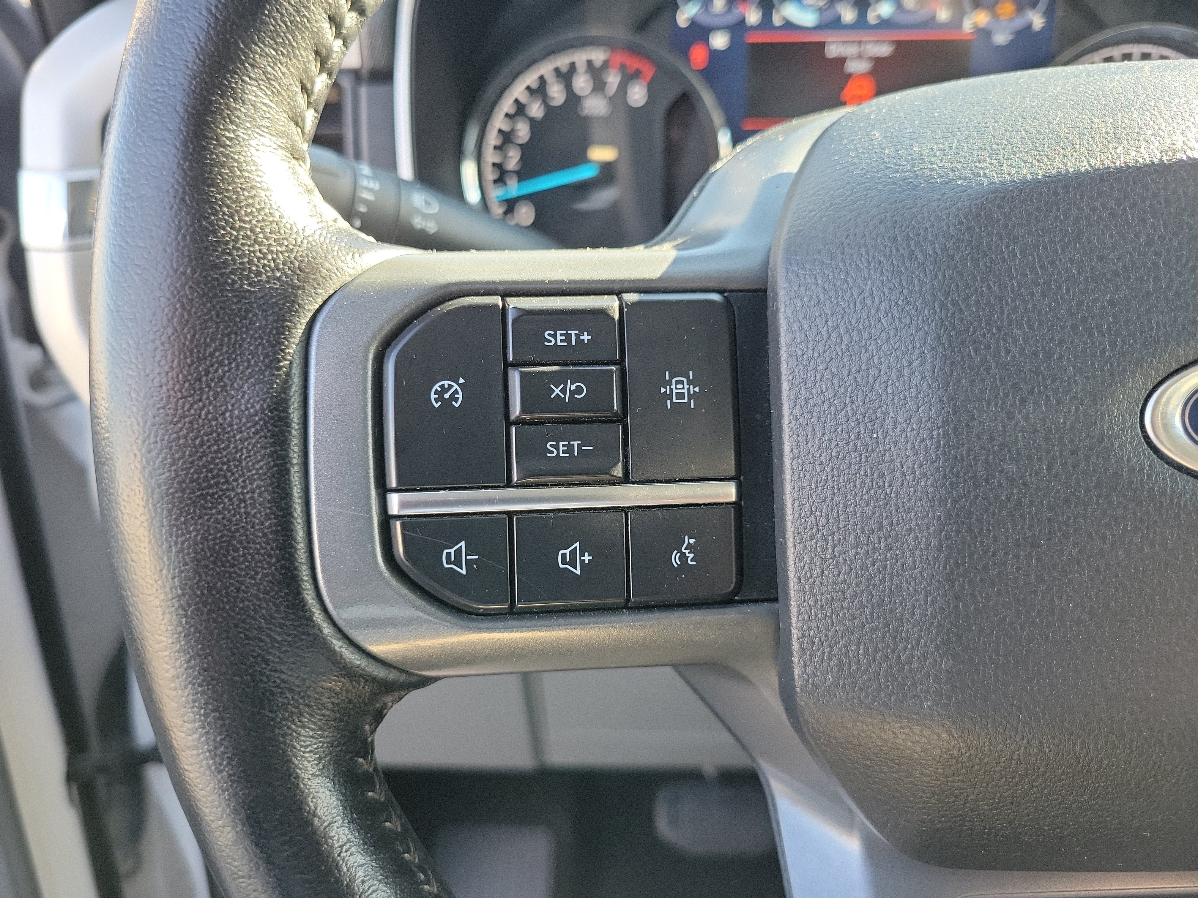 Certified 2022 Ford F150 XLT w/ Equipment Group 301A Mid AWD/4WD image 5