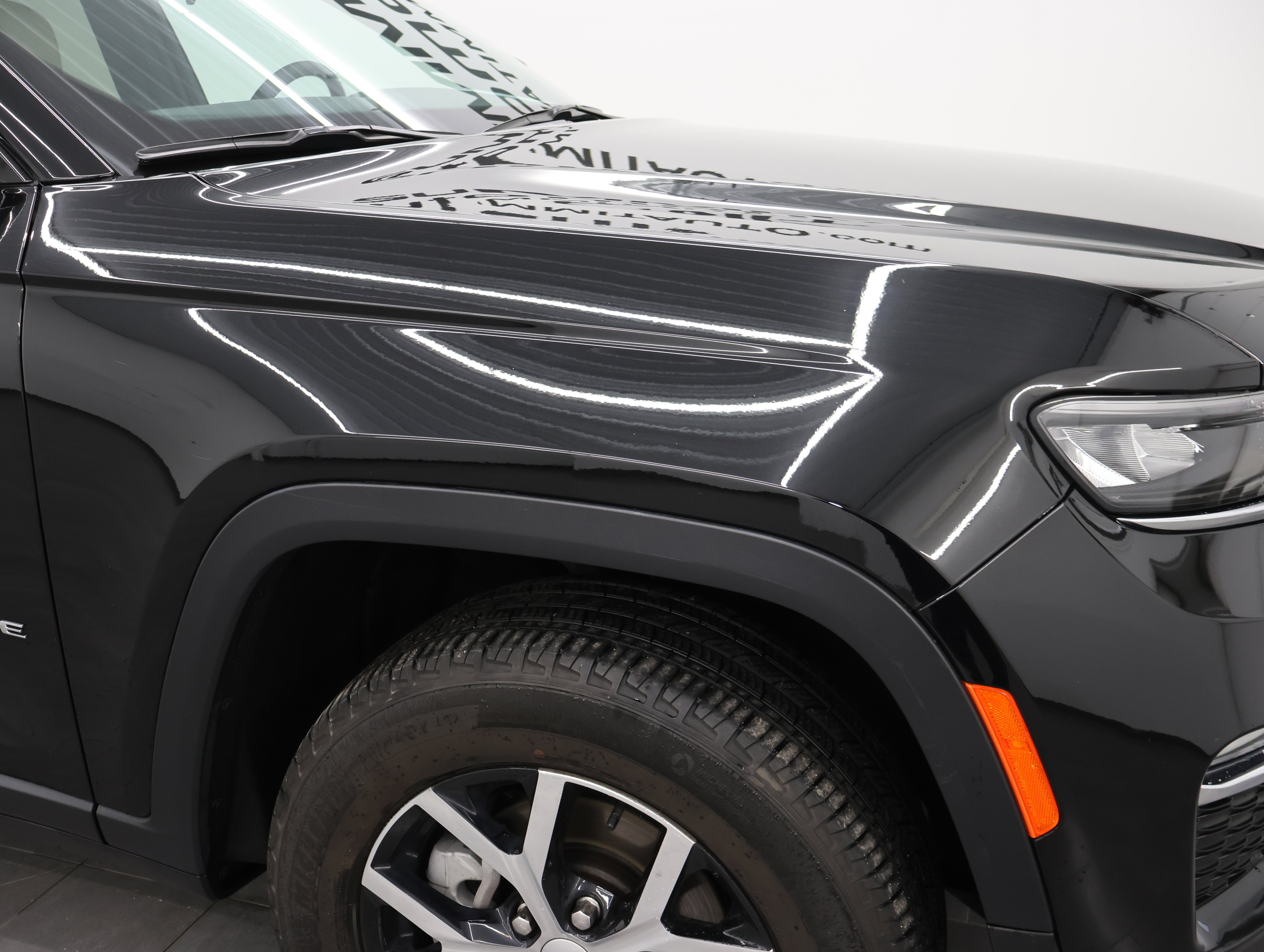 Used 2023 Jeep Grand Cherokee Limited image 23