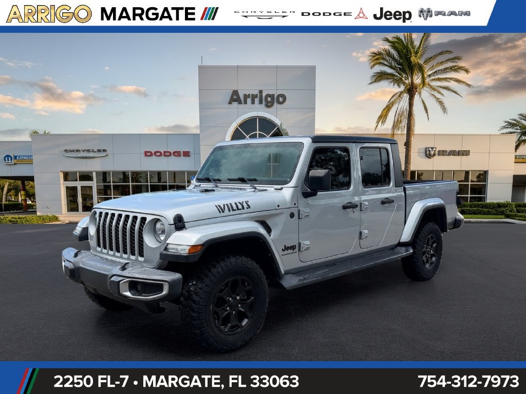 Used 2023 Jeep Gladiator Sport AWD/4WD image 3