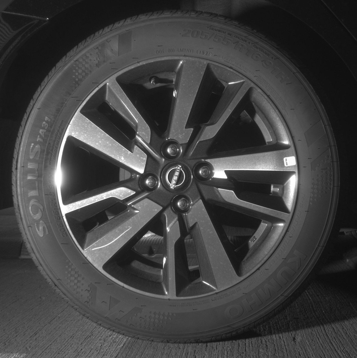 Used 2025 Nissan Versa SV image 15